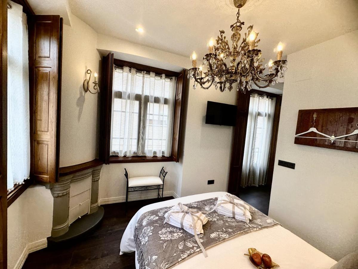 Claren'S Boutique Rooms Cangas De Narcea Exterior foto