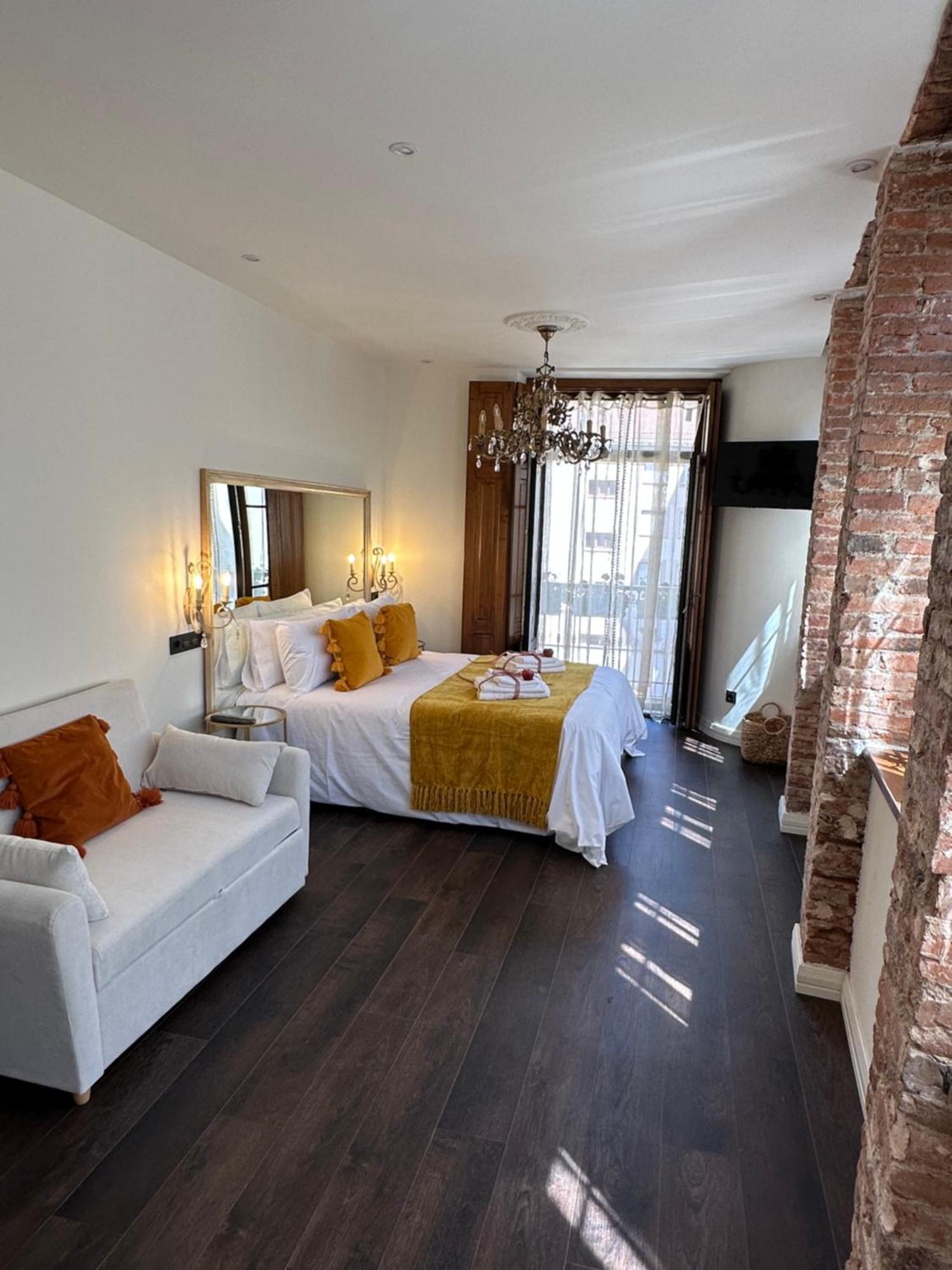 Claren'S Boutique Rooms Cangas De Narcea Exterior foto